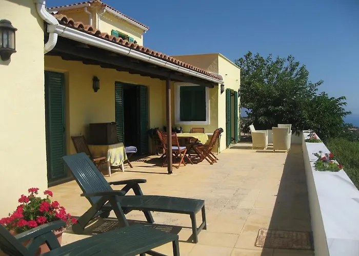 Homer's Hideaway Villa Volimes