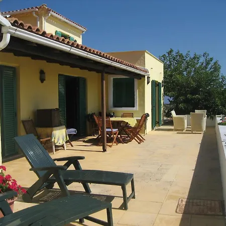 Homer's Hideaway Villa Volímai